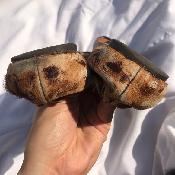 Tory Burch Leopard Flats - Picture 2 of 8